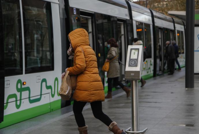 El tranvía de Vitoria está cortado entre Kañabenta y Abetxuko