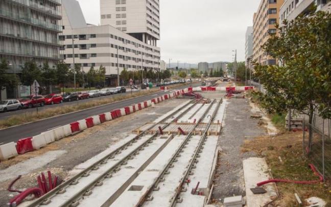 Obras del tranvía a Salburua.