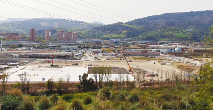 Terrenos donde se ubicará el futuro polígono de Ibarzaharra.