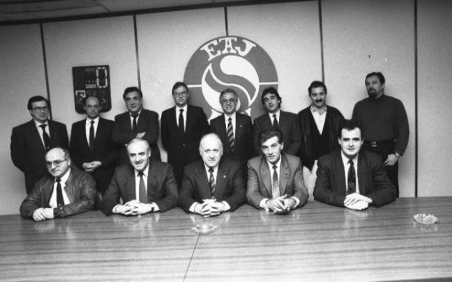 Foto de 1988 de una reunión de la cúpula del PNV