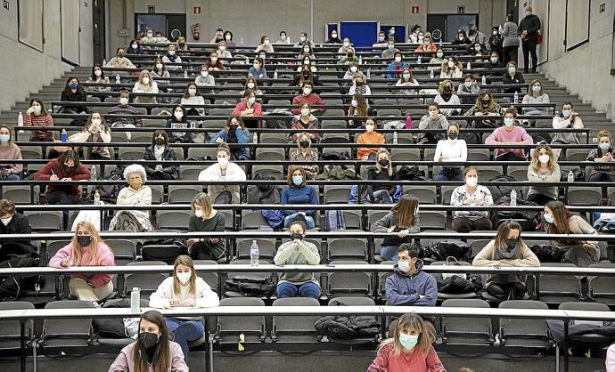 Examen en unas oposiciones de enfermería del Gobierno de Navarra.