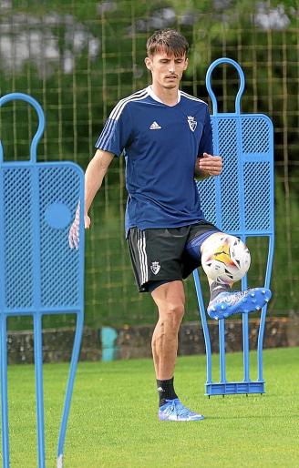 Ante Budimir, en una sesión de entrenamiento la semana pasada en Tajonar.