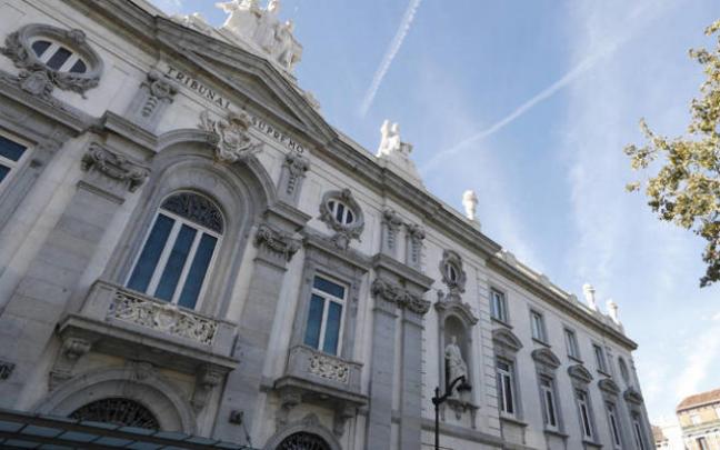Exterior del Tribunal Supremo, en Madrid. Exterior del Tribunal Supremo, en Madrid.