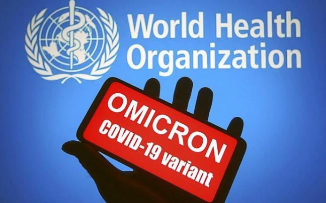 La nueva variante es muy transmisible pero mantiene los niveles de mortalidad y de hospitalizados mucho más bajos. Foto: AFP