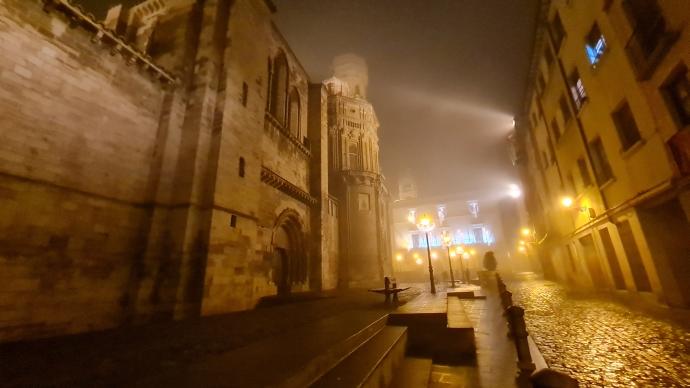 La plaza Vieja de Tudela con el Ayuntamiento al fondo