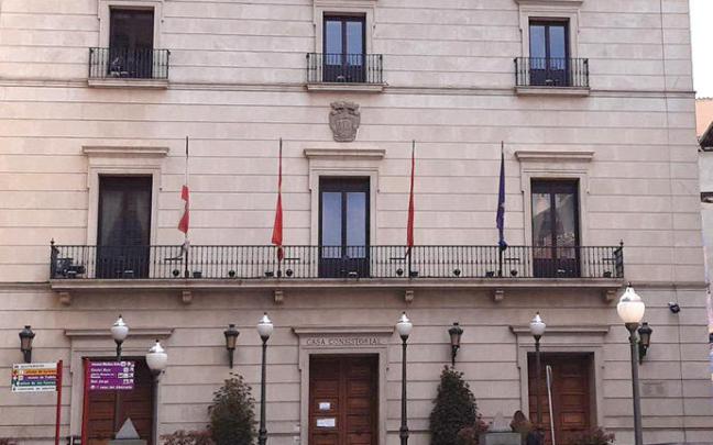 Fachada del Ayuntamiento de Tudela. Fachada del Ayuntamiento de Tudela.