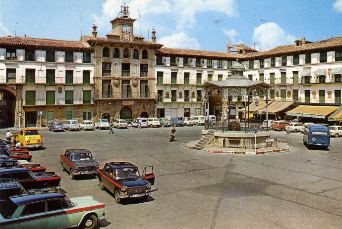 La plaza de Los Fueros en los años 70