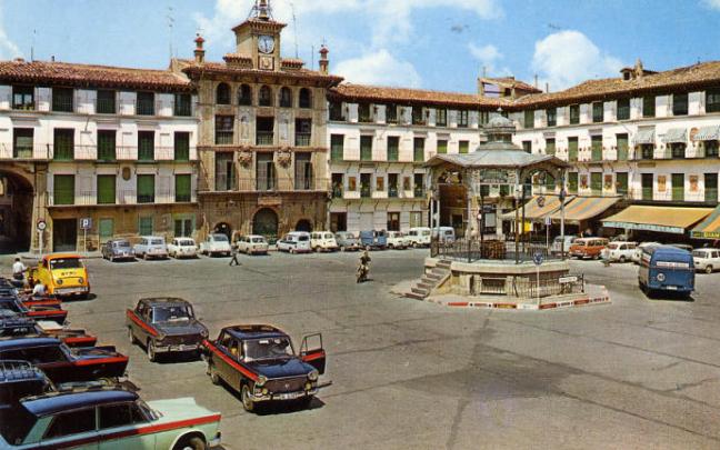 La plaza de Los Fueros en los años 70