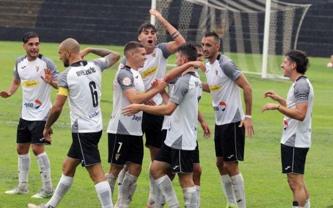 Los jugadores del Tudelano celebran el gol de Rodrigo al Bilbao Athletic Los jugadores del Tudelano celebran el gol de Rodrigo al Bilbao Athletic