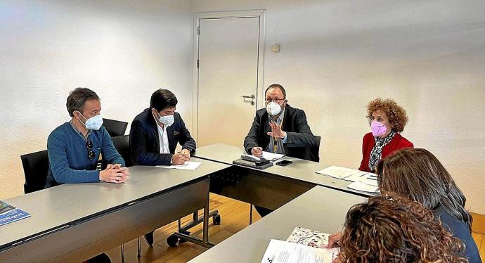 El alcalde Sagarzazu, durante la Asamblea de la Red de Ciudades y Villas Medievales. Foto: N.G.