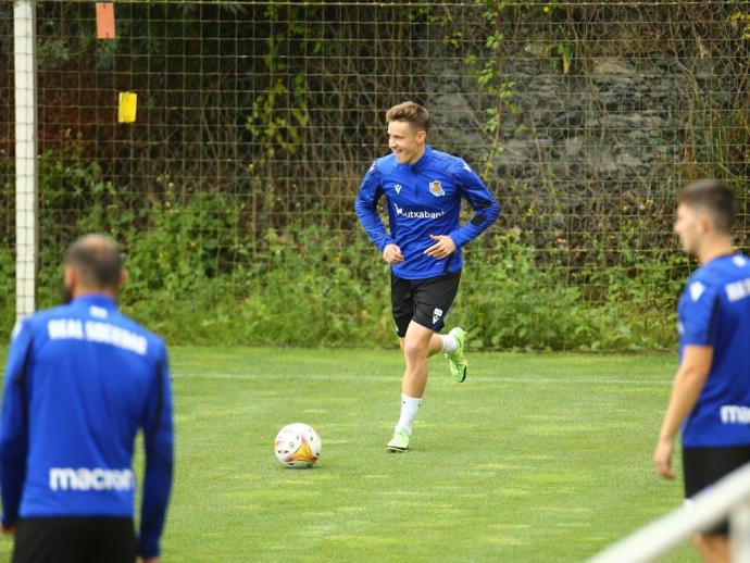 Beñat Turrientes, durante un entrenamiento con el Sanse.