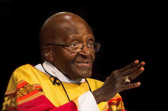Muere a los 90 años el arzobispo sudafricano Desmond Tutu, figura clave en la lucha contra el Apartheid.