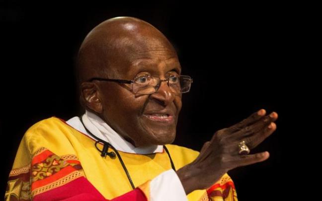 Muere a los 90 años el arzobispo sudafricano Desmond Tutu, figura clave en la lucha contra el Apartheid. Muere a los 90 años el arzobispo sudafricano Desmond Tutu, figura clave en la lucha contra el Apartheid.