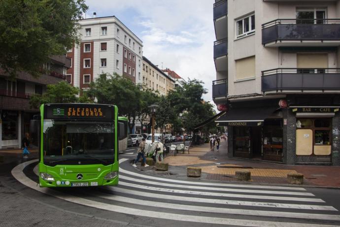 Un bus de Tuvisa pasa por Judimendi