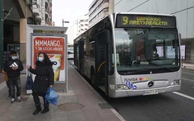 Autobús de Tuvisa en la calle La Paz.