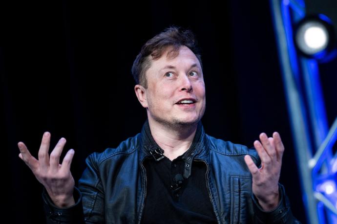 Elon Musk ultima la compra de Twitter.