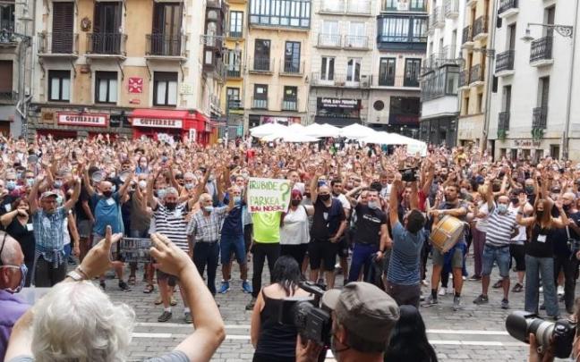 Multitudinario rechazo a la zona azul de la Txantrea Multitudinario rechazo a la zona azul de la Txantrea
