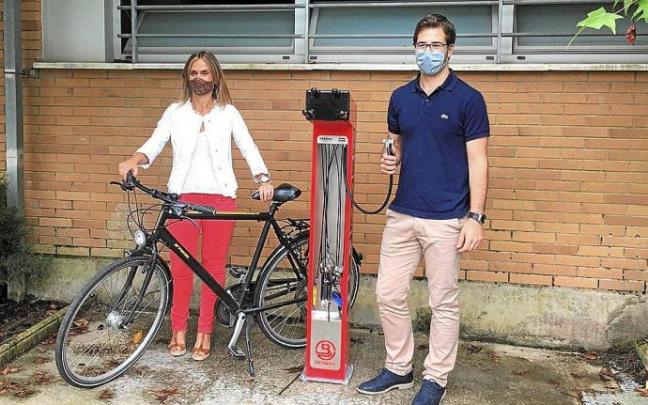 Leire Artola eta Adur Ugartemendia.