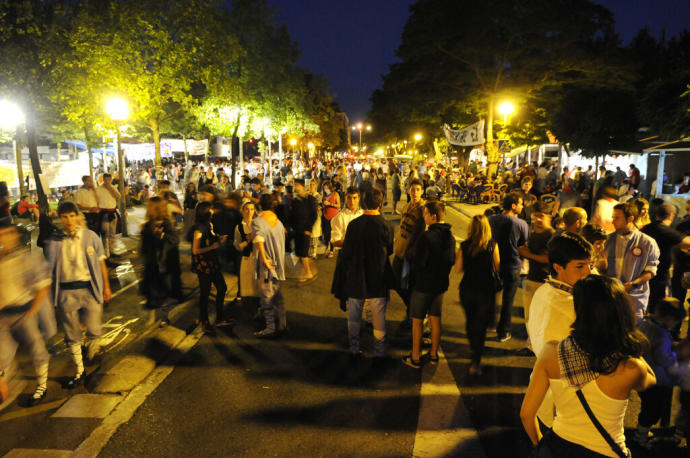 Ambiente festivo en el recinto de txosnak.