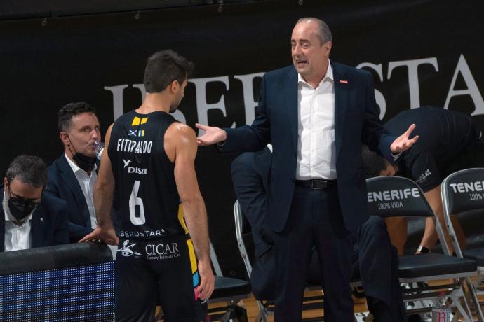 Txus Vidorreta, técnico del Lenovo Tenerife y exentrenador del Bilbao Basket.