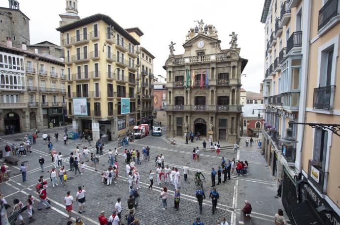 La plaza Consistorial, medio vacía, en este 6 de julio