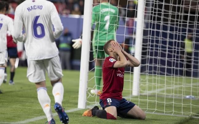 Darko se lamenta por fallar una ocasión clara