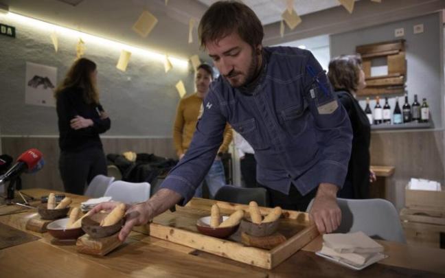 Andradas, con el pincho que califican como "un pequeño misil dulce"