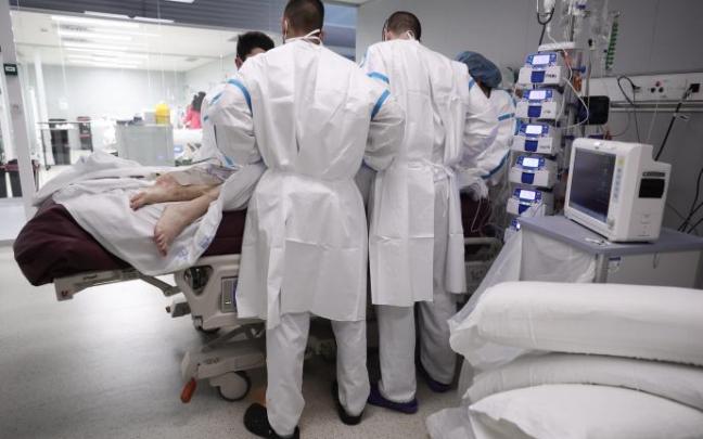 La incidencia en personas completamente vacunadas es muy inferior a la observada en no vacunadas según Sanidad La incidencia en personas completamente vacunadas es muy inferior a la observada en no vacunadas según Sanidad