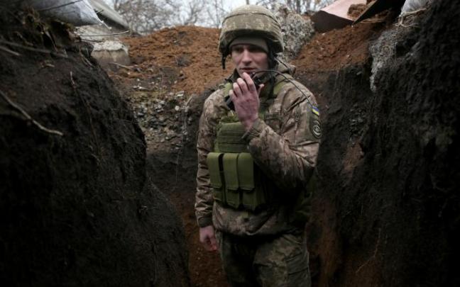 Un militar ucraniano en la frontera de Donetsk.