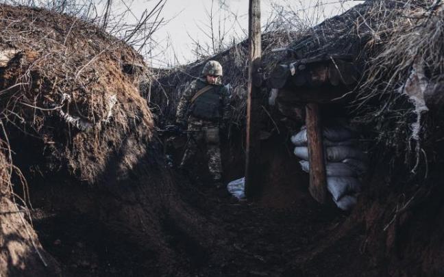 Un soldado ucraniano en la frontera con Bielorrusia