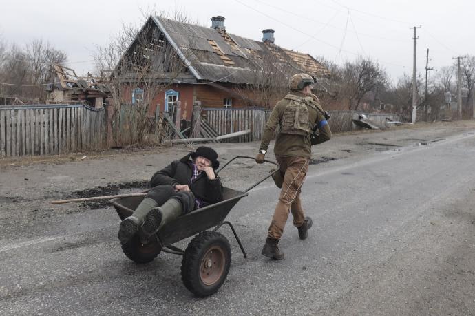 El Ministerio de Defensa británico asegura que Rusia redistribuye tropas desde Georgia hacia Ucrania