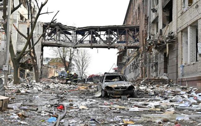 Los bombardeos continúan en la ciudad del este de Jarkov