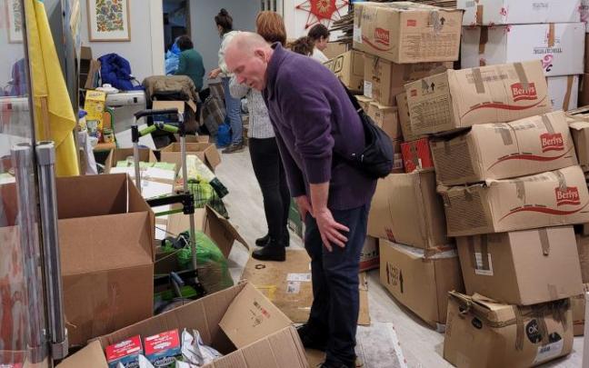 La asociación Ucrania-Euskadi recoge material para enviar a su país