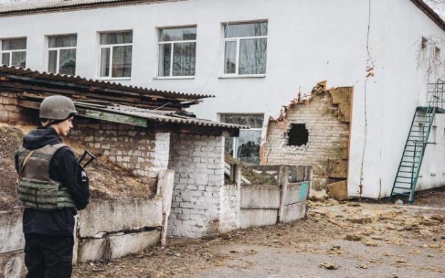 Bombardeo a una guardería en Lugansk del que el Ejército ucraniano acusa a los rebeldes Bombardeo a una guardería en Lugansk del que el Ejército ucraniano acusa a los rebeldes