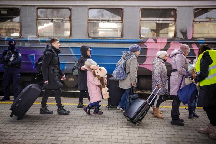Del millón de personas que han salido de Ucrania para escapar de la guerra, más del 40 por ciento son niños.