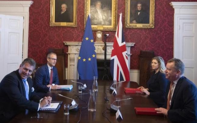 Imagen del encuentro mantenido este miércoles entre la UE y Reino Unido. Imagen del encuentro mantenido este miércoles entre la UE y Reino Unido.