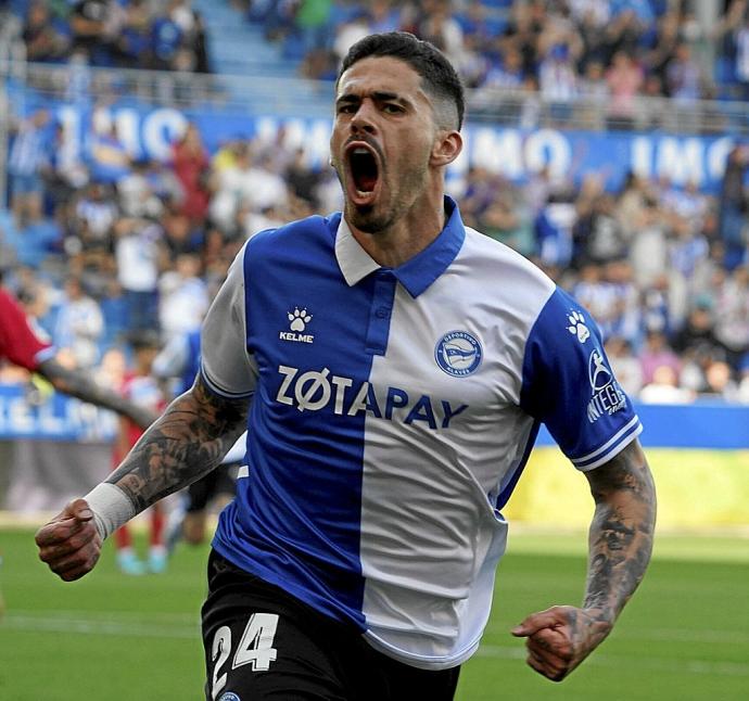 De la Fuente, que puede volver a ser titular, celebra su primer gol de la temporada en el reciente encuentro ante el Espanyol. Foto: Alex Larretxi