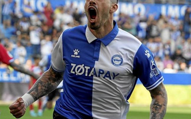De la Fuente, que puede volver a ser titular, celebra su primer gol de la temporada en el reciente encuentro ante el Espanyol. Foto: Alex Larretxi