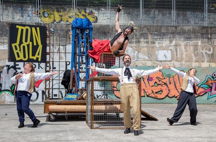 Hika Teatroa llegará a la Umore Azoka con su actuación 'Tonbola'. Foto: Hika Teatroa