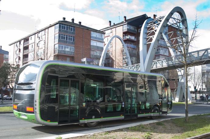 Un Bus Eléctrico Inteligente (BEI) circulando por la ciudad.