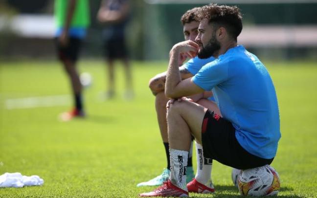 Unai López, durante un receso en un entrenamiento en el stage de Suiza. Foto: Borja Guerrero