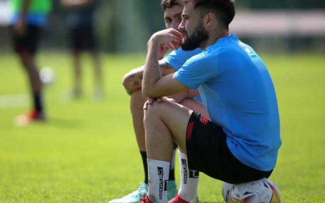 Unai López, en un entrenamiento durante la concentración en Suiza. Unai López, en un entrenamiento durante la concentración en Suiza.