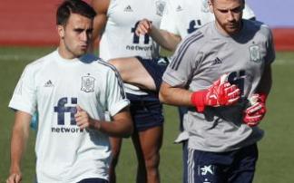 Eric García y Unai Simón, entrenando ayer en Las Rozas. Eric García y Unai Simón, entrenando ayer en Las Rozas.