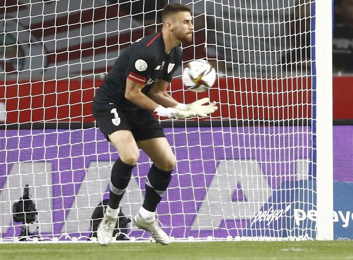 Unai Simón en la final de Copa ante el Barcelona.