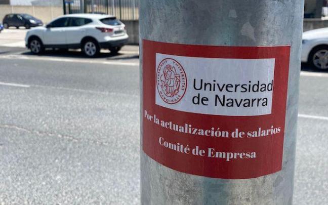 Pegatina reivindicativa, en una farola del polígono Areta. Pegatina reivindicativa, en una farola del polígono Areta.