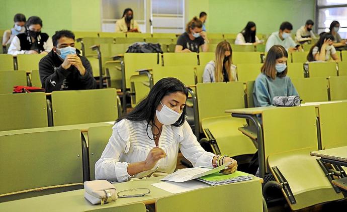 Examen de la última educación de la Evaluación de Acceso a la Universidad (EAU), la antigua selectividad. Foto: Oskar González