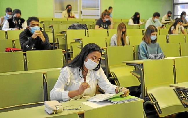 Examen de la última edición de la Evaluación de Acceso a la Universidad (EAU), la antigua selectividad. Examen de la última edición de la Evaluación de Acceso a la Universidad (EAU), la antigua selectividad.