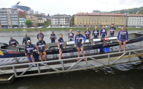 La plantilla de Urdaibai posa para DEIA en la antesala del comienzo de una nueva campaña.