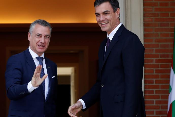 El lehendakari, Iñigo Urkullu, y el presidente español, Pedro Sánchez, en una reunión previa al coronavirus