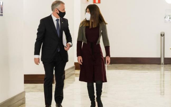 El lehendakari, Iñigo Urkullu, y la portavoz de Elkarrekin Podemos-IU, Miren Gorrotxategi